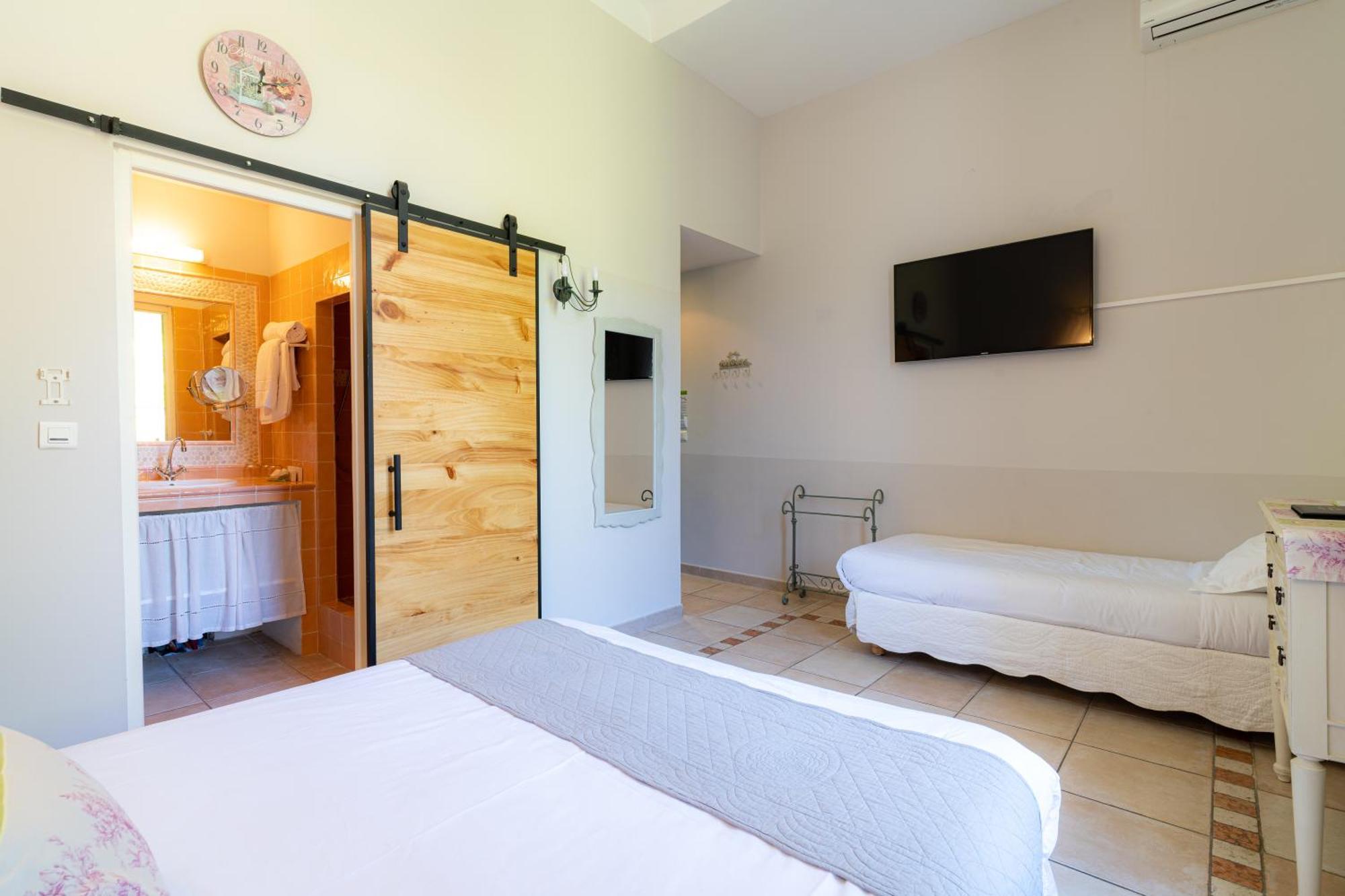Hotel L'Orangeraie Ла Круа-Вальме Экстерьер фото