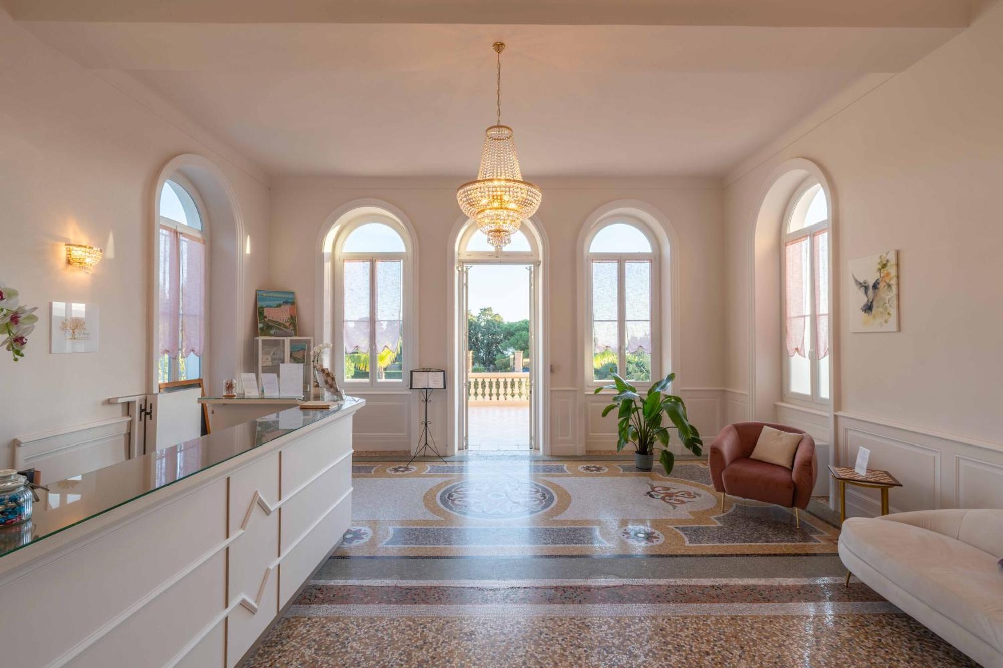Hotel L'Orangeraie Ла Круа-Вальме Экстерьер фото